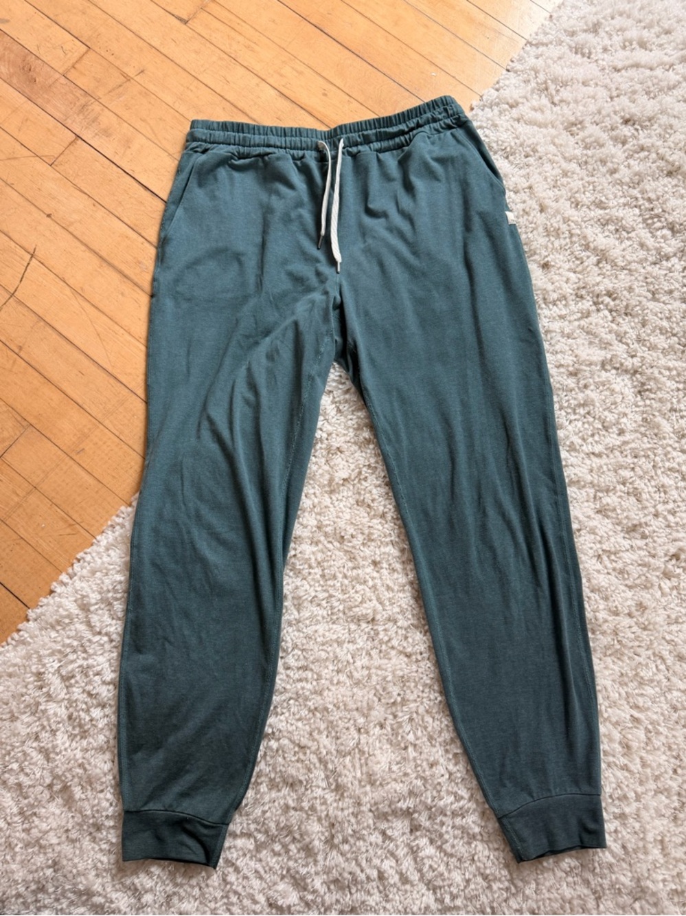 Vuori Women’s Performance Joggers Heather Green Size Medium